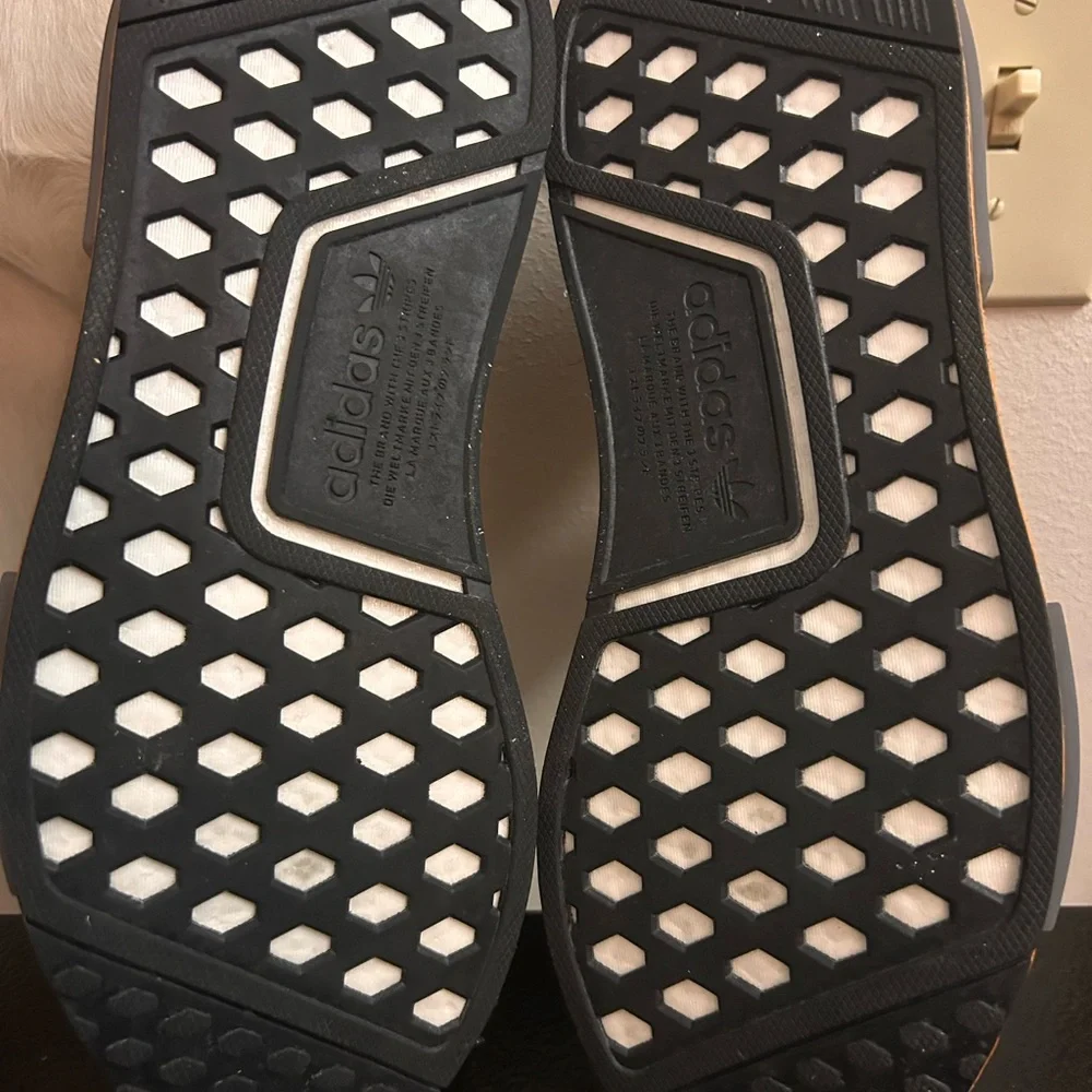 Brand new Pharrell adidas shoes never worn - Picture 5 of 5